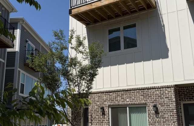 959 Montague Place Gallery 2