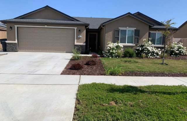 Beautiful 3 Bedroom 2 Bath Home in North Hanford Gallery 1