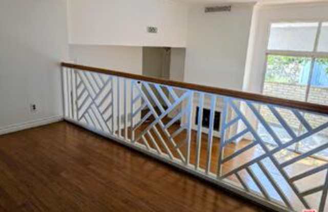 4804 La Villa Marina Gallery 2