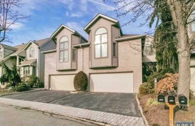 824 Hemlock Court - 824 Hemlock Court, Norwood, NJ 07648