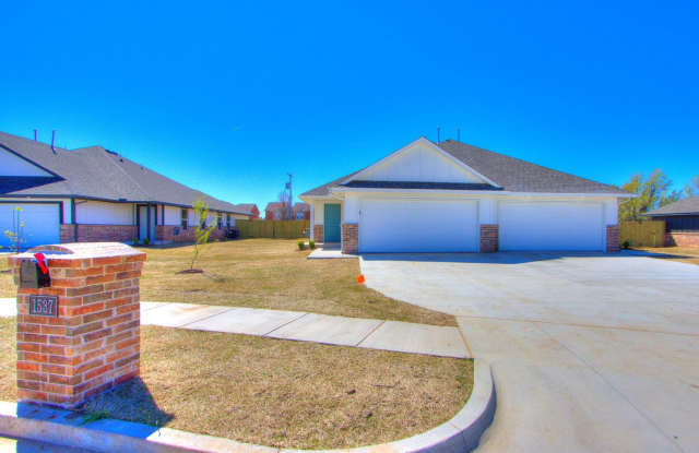 3 Bedroom 2 Car Garage In El Reno!!!! Gallery 3