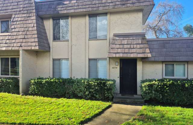 3 Bedroom 2.5 Bath Carmichael Condo photos photos