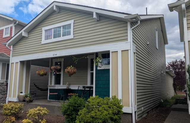 4244 Edgewater Boulevard NE photos photos