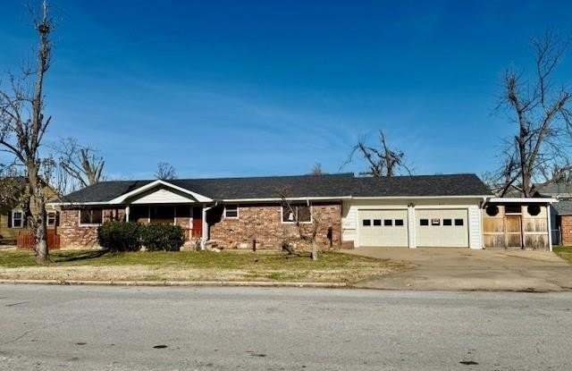 515  W Pine  ST photos photos