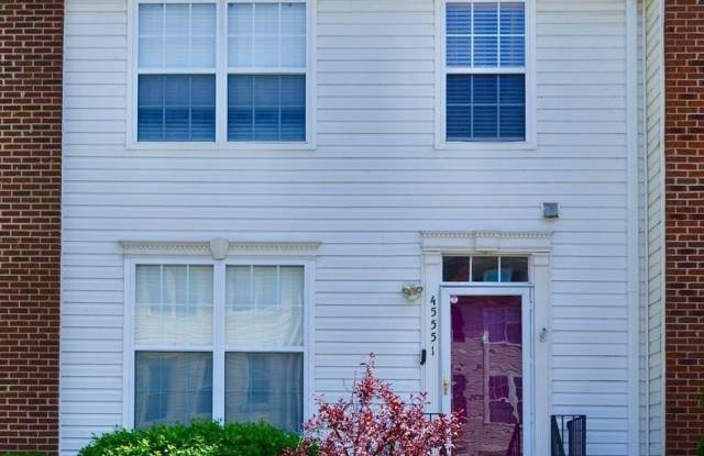 45551 LAKE HAVEN Terrace Gallery 1