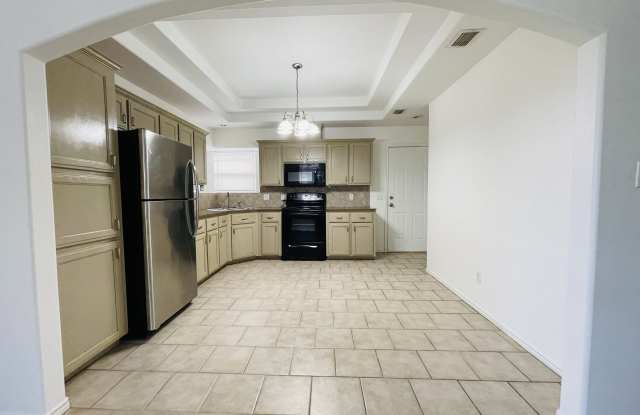 2401 Moonlight Lane - 3 Gallery 4