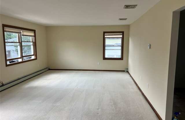 364 Chestnut Avenue Gallery 4