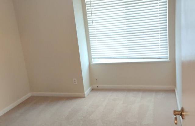 9066 Burst Court Gallery 2
