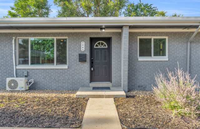 Fully Furnished Sunnyside Townhome | All-Inclusive | Flexible Stays Gallery 3