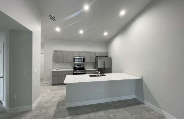 1421 Gleason Pkwy Gallery 2