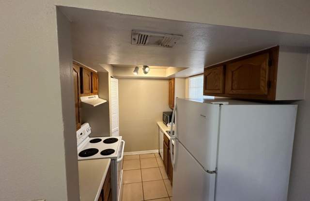 1300 Arlington Lane Northeast - 1 Gallery 4