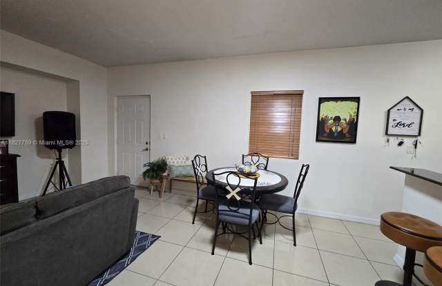 8440 SW 8th St photos photos