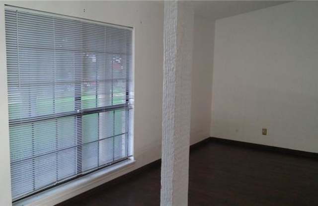 1817 Vine Drive Gallery 3