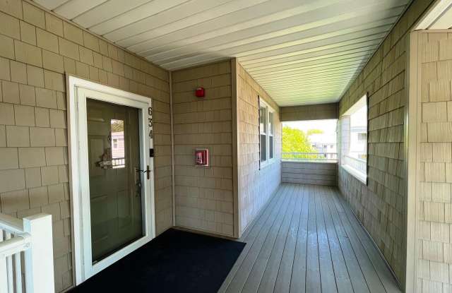 634 OYSTER BAY Place Gallery 3
