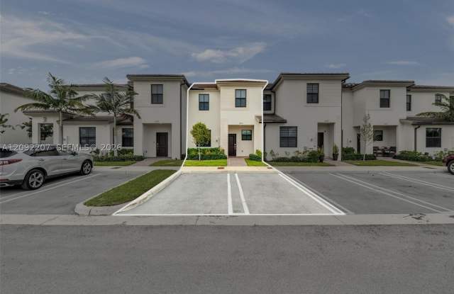 12871 SW 233rd Ter Gallery 1