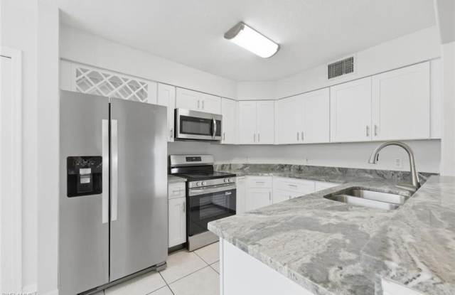 9570 Crescent Garden Dr Gallery 2