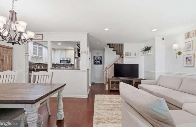 6705 SPRUCE MILL Drive Gallery 2