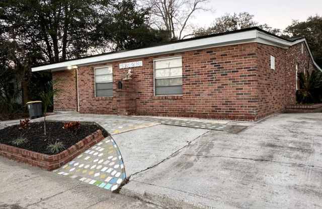 All Brick 4 bedroom 2 bath Northside Rental! photos photos
