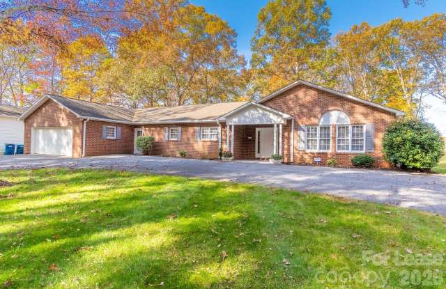 7589 Monbo Road Gallery 1