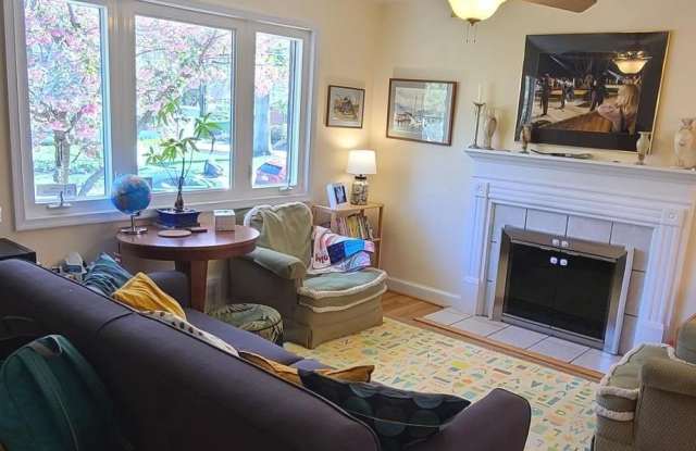 7126 SANFORD Court Gallery 4
