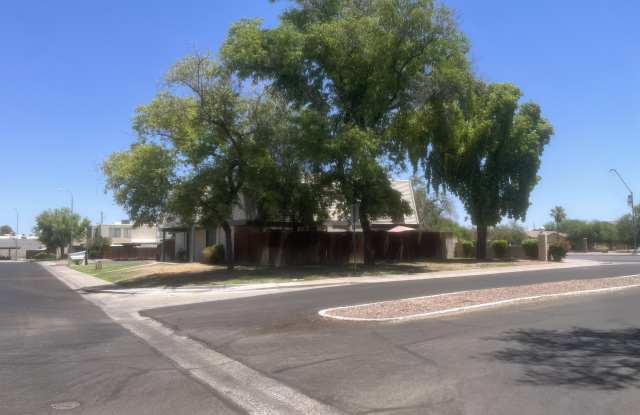 5902 W Townley Avenue Gallery 2