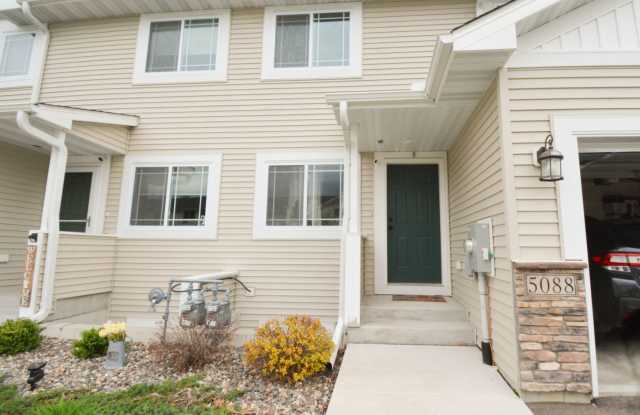 3 Floor Townhome With Large Yard photos photos