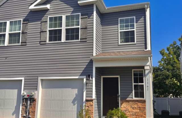 NEWER THREE BEDROOM TOWNHOME photos photos NEWER THREE BEDROOM TOWNHOME photos photos