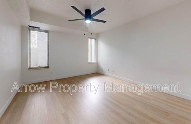 205 E Arbor-110G Gallery 3