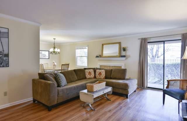138 Hillsboro Pl Gallery 4