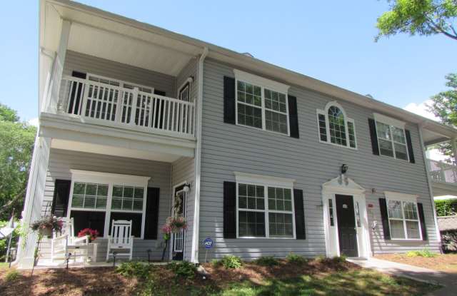 Beautiful 2 Bedroom/ 2 Bathroom Condo in Great Location - Mill Creek Subdivision - Washer/Dryer - Water/Trash Included - Community Pool photos photos