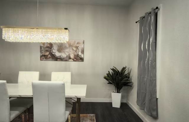 401 South Cherry Street Gallery 2