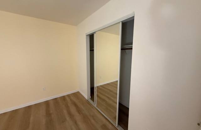 114 Carolina St #B photos photos