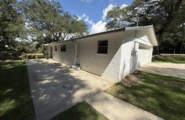 1601 Salmon Dr Gallery 4