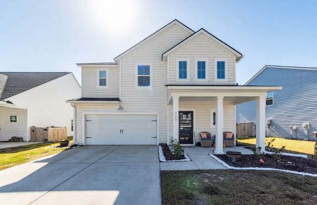 5 Bedroom, 3.5 Bathroom Home in Cypress Preserve - Moncks Corner Gallery 1