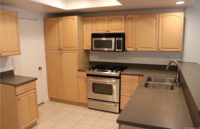 33101 Halfmoon Court Gallery 3