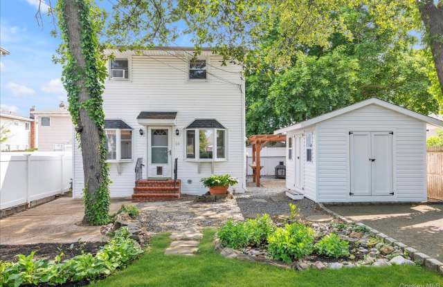 13 7th Street - 13 7th Street, Bayville, NY 11709