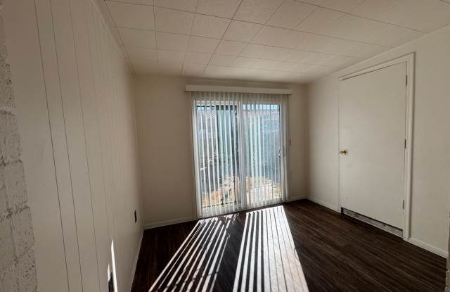 2Bdm 1 Bath, Washer/Dryer Hookups, Will no last long! Gallery 3