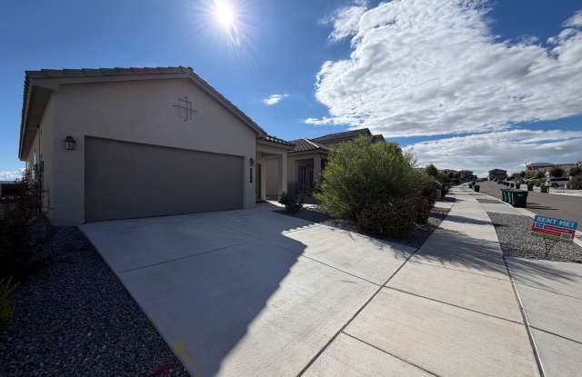3 Bedroom Single Story Home Available Near Westside Blvd SE & Unser Blvd SE! Gallery 4