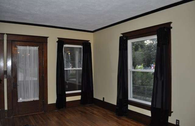 839 Fremont Ave NW - 839 Fremont Avenue Northwest, Grand Rapids, MI 49504