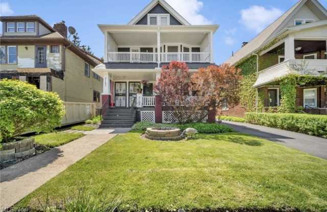 3158 Kensington Road photos photos