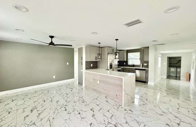 425 Orangewood Dr Gallery 1