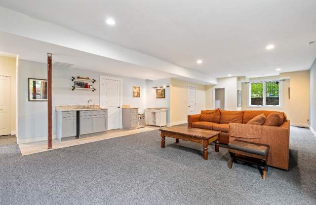 2001 Mcdaniel Avenue - 2001 McDaniel Avenue, Evanston, IL 60201