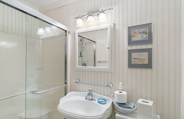 514 Pantigo Rd photos photos