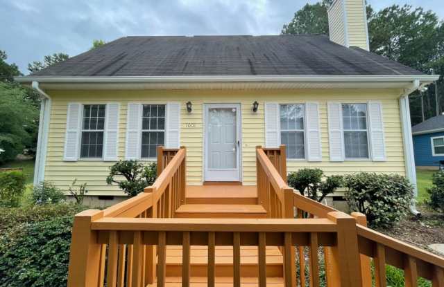 Adorable 3 Bedroom Home in Durham with First Floor Bedroom! photos photos