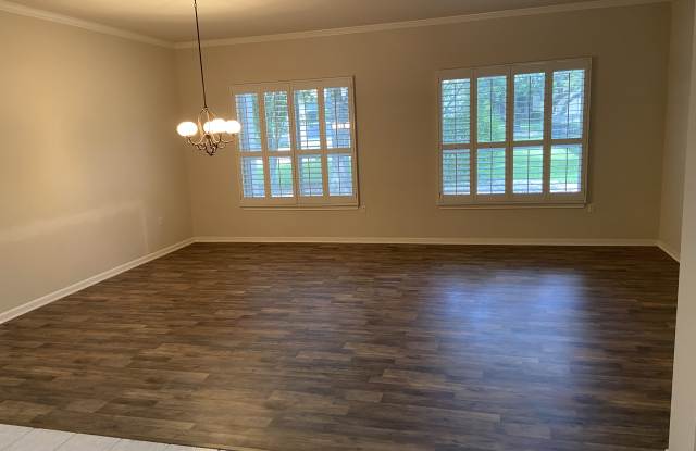 196 Whispering Wind Drive Gallery 2