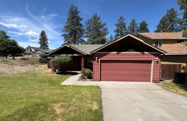 SPACIOUS HOME IN BOYD ACRES NEIGHBORHOOD AVAILABLE NOW!!! photos photos