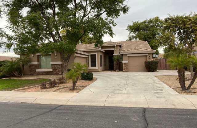 Beautiful 4 bedroom/ 2bath all on one story. - 4628 East County Down Drive, Chandler, AZ 85249