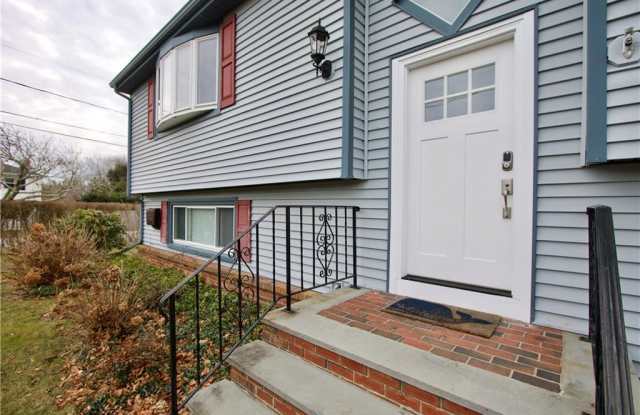 132 Kane Avenue Gallery 2