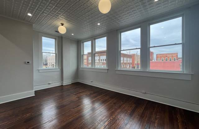 102 Clarksville St photos photos