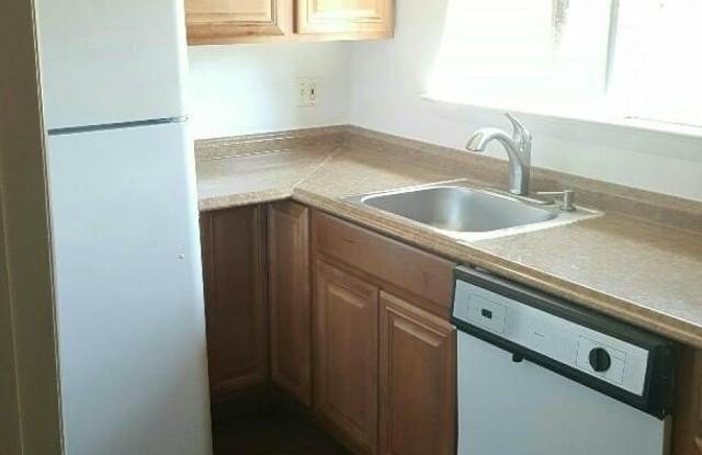 11620 VANTAGE HILL Road Gallery 3